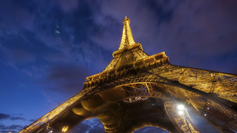 Experience the breathtaking beauty of Paris with this stunning 4K wallpaper featuring the iconic Eiffel Tower.