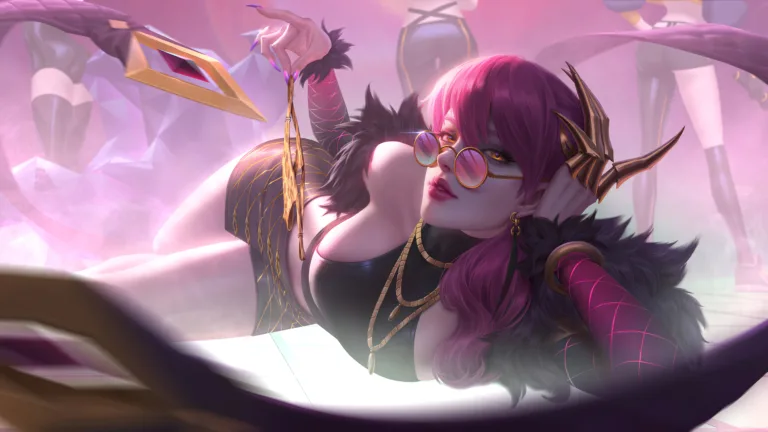 A captivating 4K wallpaper featuring the K/DA Evelynn skin from League of Legends. Evelynn, the seductive assassin, is shown in her glamorous K/DA outfit, radiating confidence and allure.