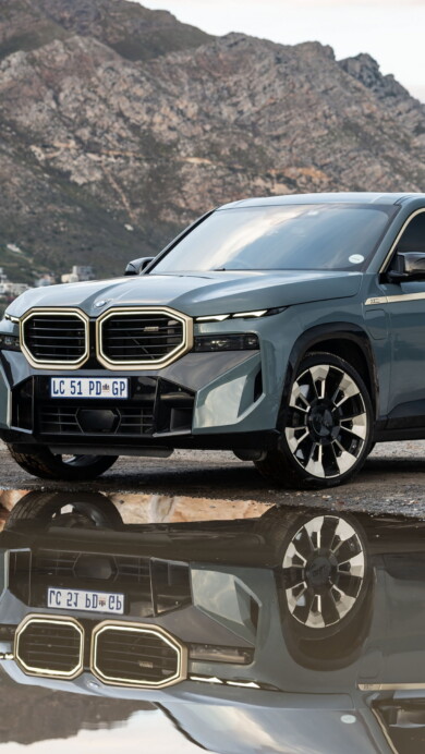 A high-quality 4K wallpaper featuring the BMW XM, an epitome of luxury and performance, showcasing its sleek design and exceptional German engineering in stunning detail.
