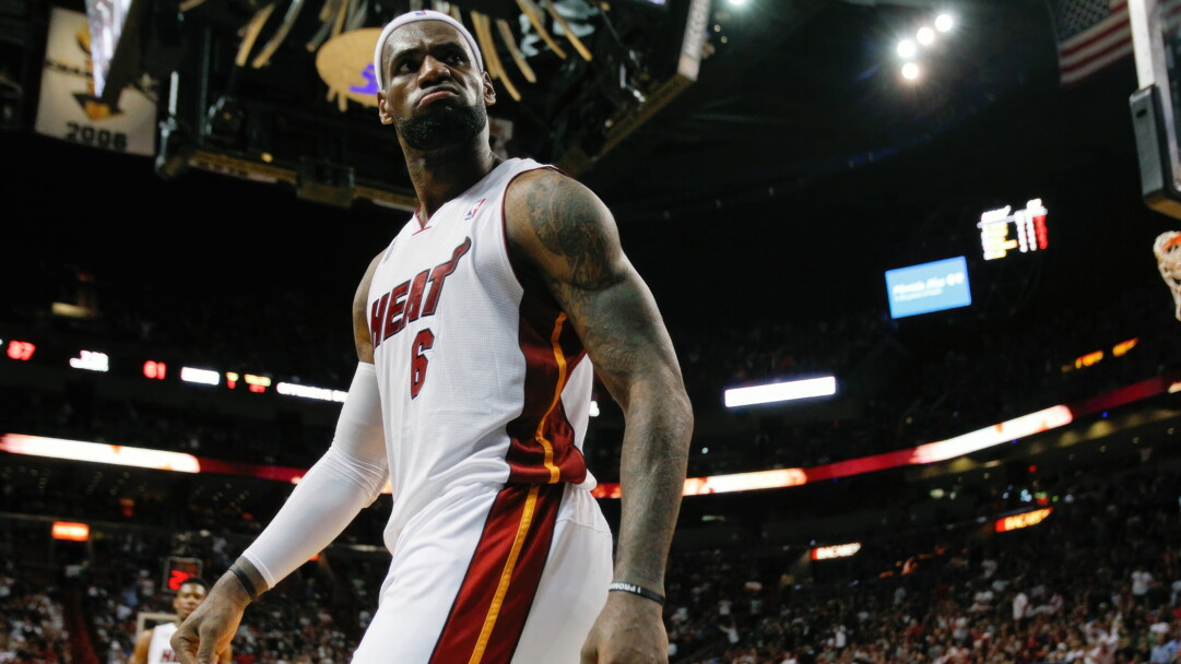 A high-quality 4K wallpaper showcasing the excellence of LeBron James, a legendary basketball player and sports icon, perfect for admirers of his athletic prowess and charismatic celebrity presence.