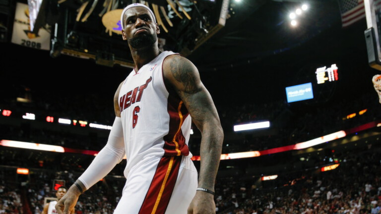 A high-quality 4K wallpaper showcasing the excellence of LeBron James, a legendary basketball player and sports icon, perfect for admirers of his athletic prowess and charismatic celebrity presence.
