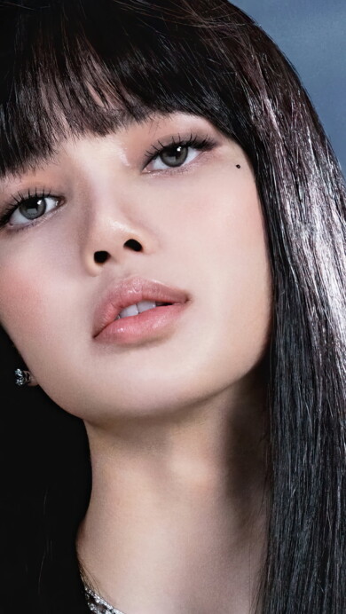 A high-quality 4K wallpaper featuring Lisa from BLACKPINK in a captivating photoshoot, highlighting her unique style and charisma as a K-pop idol and singer, perfect for fans of Lisa and K-pop culture.