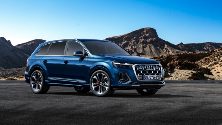 A stunning 4K wallpaper featuring the sleek design of the Audi Q7 2024, a pinnacle of automotive luxury. This high-resolution image showcases the cutting-edge features and timeless elegance of the SUV, making it the perfect choice for your desktop or mobile wallpaper. Experience the allure of the Audi Q7 in every detail.