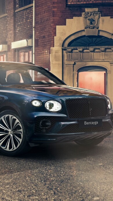 A sophisticated 4K wallpaper showcasing the Bentley Bentayga Mulliner, a pinnacle of automotive luxury.