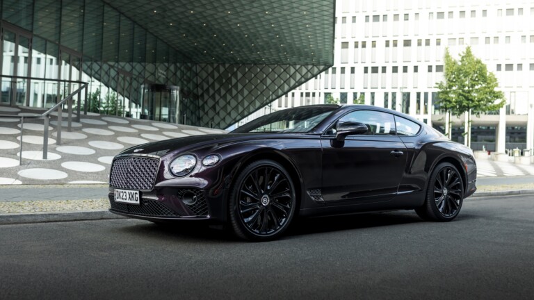 sophisticated 4K wallpaper showcasing the luxurious Bentley Continental GT Mulliner. The high-resolution image captures the sleek design and elegance of this exceptional luxury car, making it a perfect choice for your desktop or mobile background.