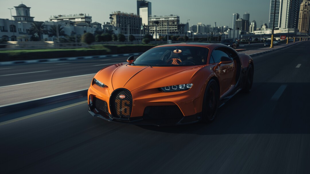 A stunning 4K wallpaper featuring the Bugatti Chiron Super Sport, a pinnacle of automotive excellence. This high-performance hypercar is showcased in exquisite detail, highlighting its sleek design and unparalleled speed.