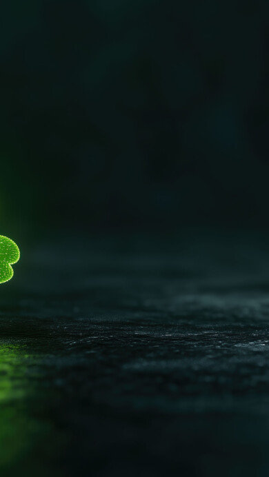 Glowing Four Leaf Clover 4K Wallpaper