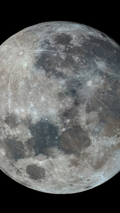 A breathtaking 4K wallpaper presents the detailed full moon, suspended majestically against the inky blackness of space. Its ancient surface is intricately textured with countless impact craters, vast dark maria, and luminous rays, highlighted by even illumination that reveals every crevice and mountain range.